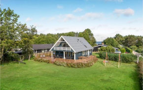 Beautiful Home In Glesborg With House Sea View
